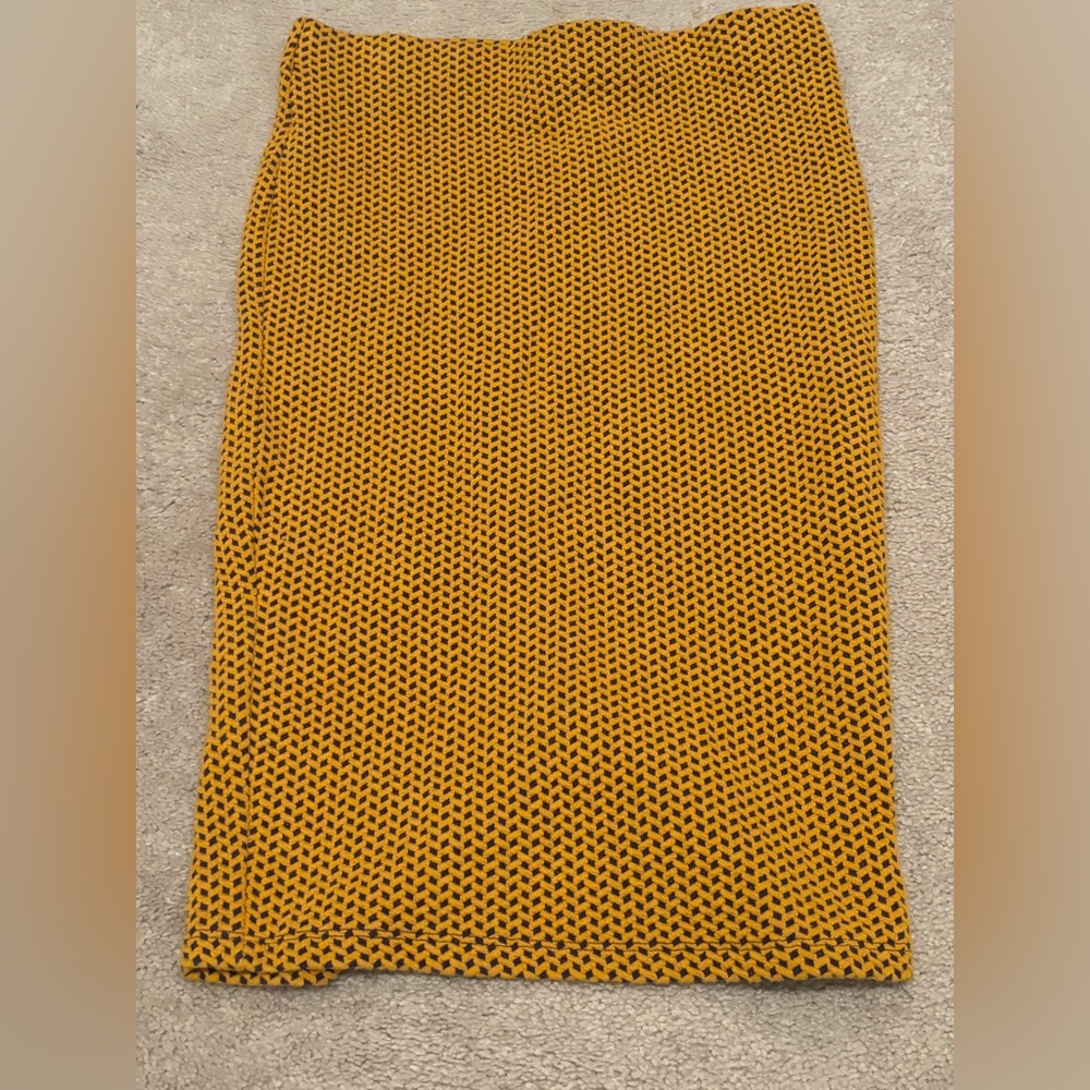 Zara Trafaluc Women’s Medium Beehive Textured  Mustard Patterned Pencil Skirt